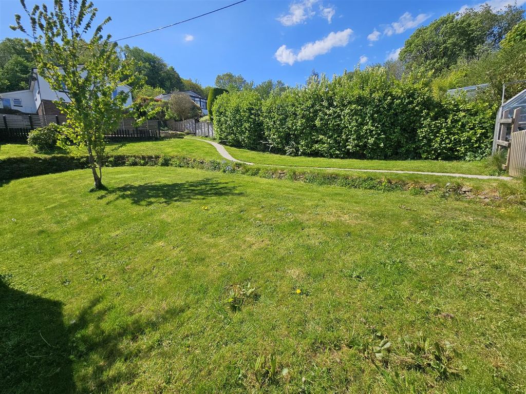 Property photo 2 of 18 Gardens.Jpg