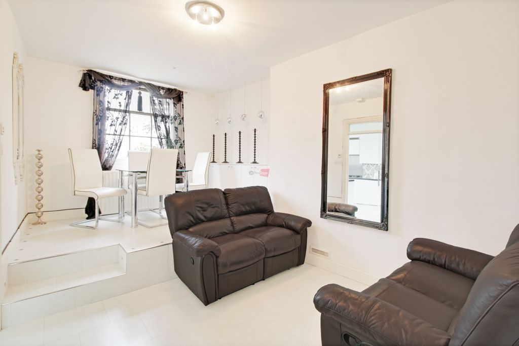 Property photo 2 of 8 Photo 14