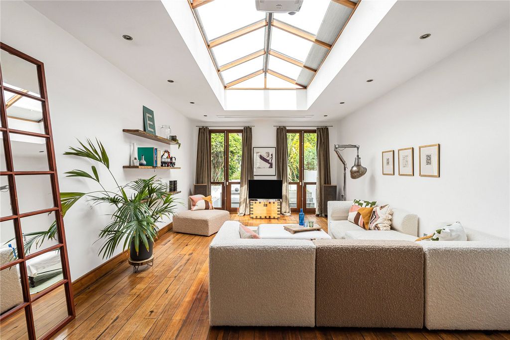Property photo 1 of 16 Reception Room