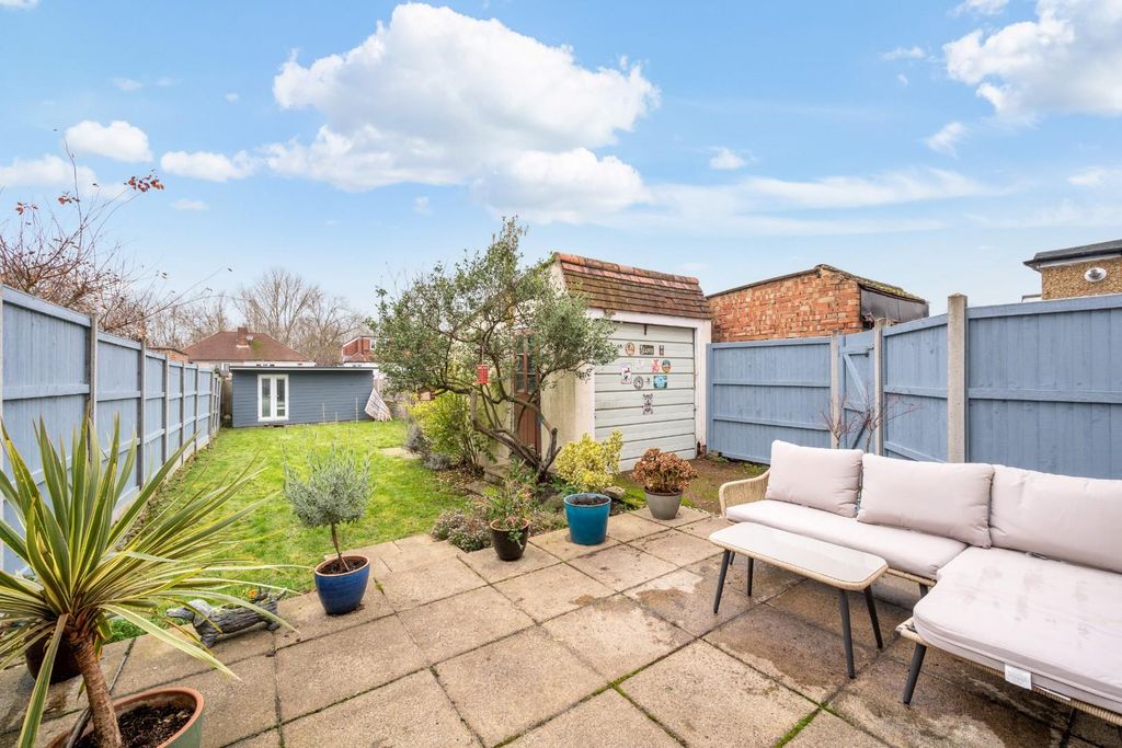 Property photo 3 of 20 Mortimer Crescent (19).Jpg