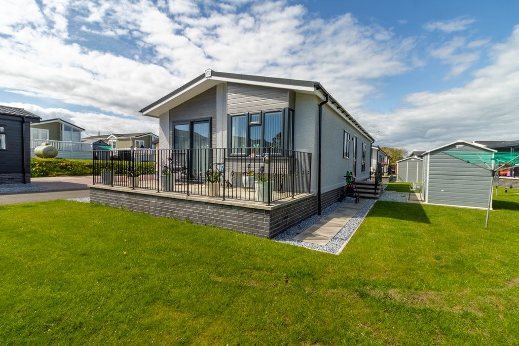 Property photo 1 of 24 43D Barry Downs