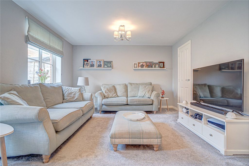 Property photo 2 of 12 Picture No. 04