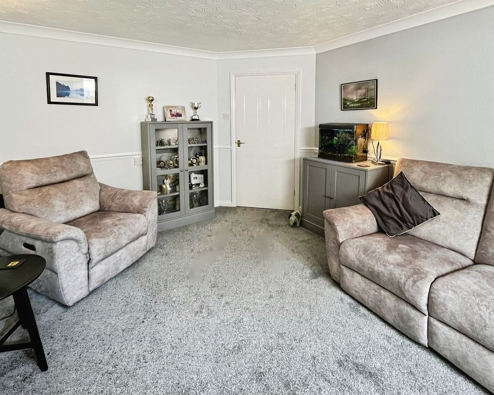 Property photo 2 of 25