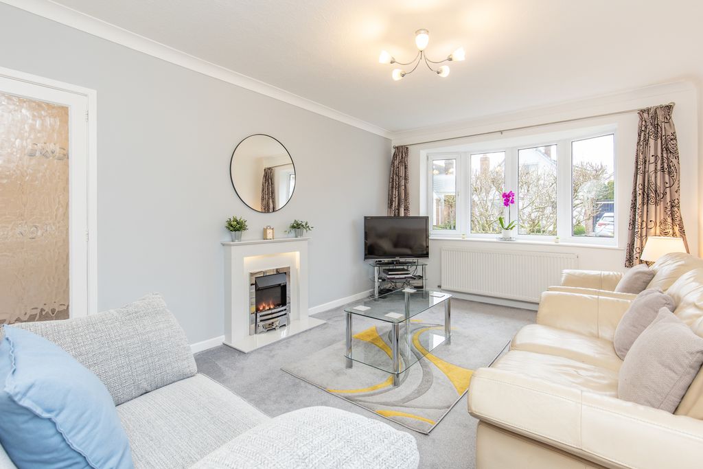 Property photo 3 of 14 Living Room