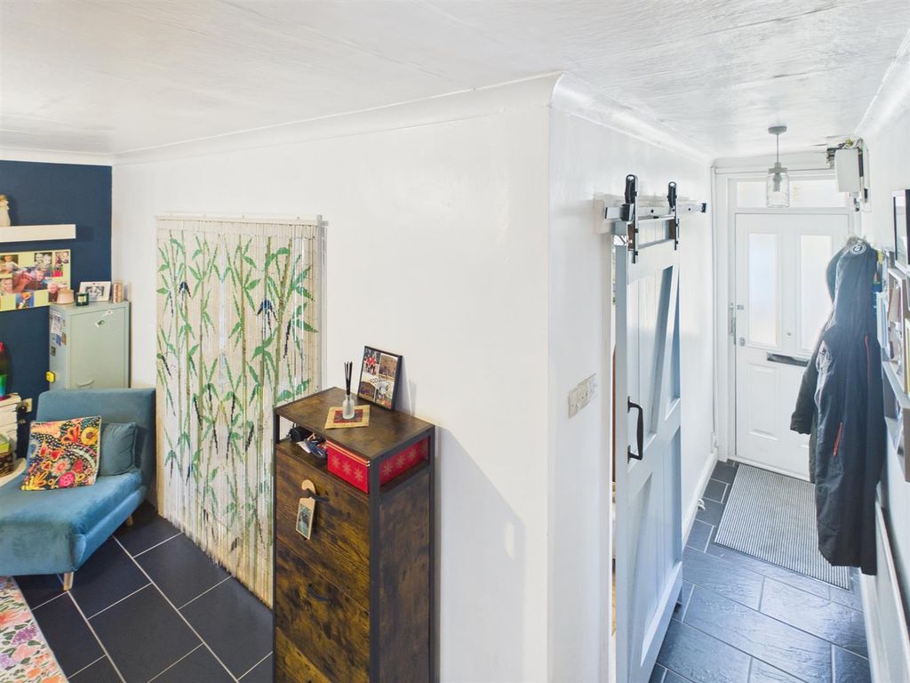 Property photo 3 of 23 Cam04045G0-Pr0076-Still001.Jpg