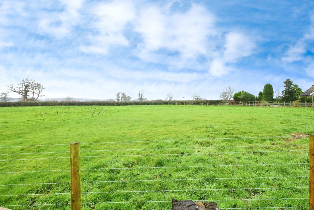 Property photo 2 of 20 Pnmb0769