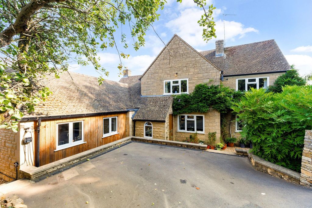 Property photo 1 of 18 Image