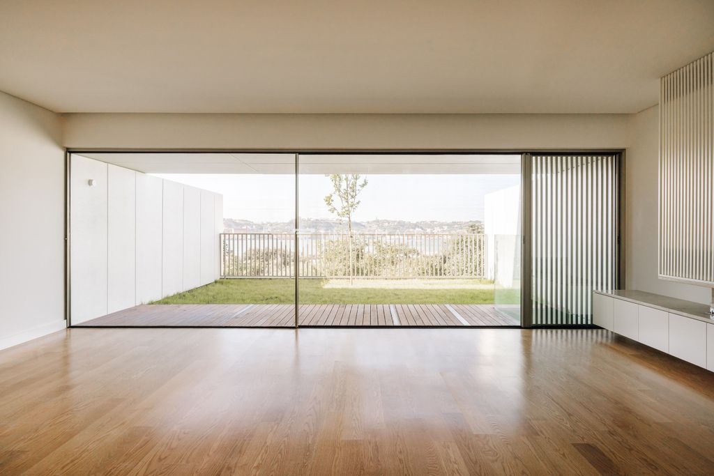 Property photo 1 of 28