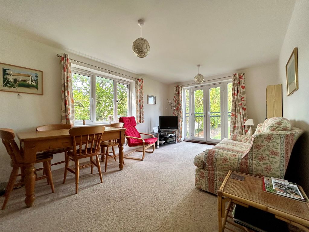 Property photo 3 of 11