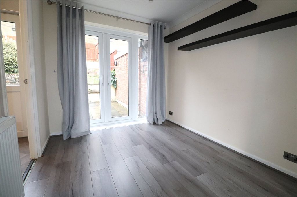 Property photo 3 of 14 Dining Area