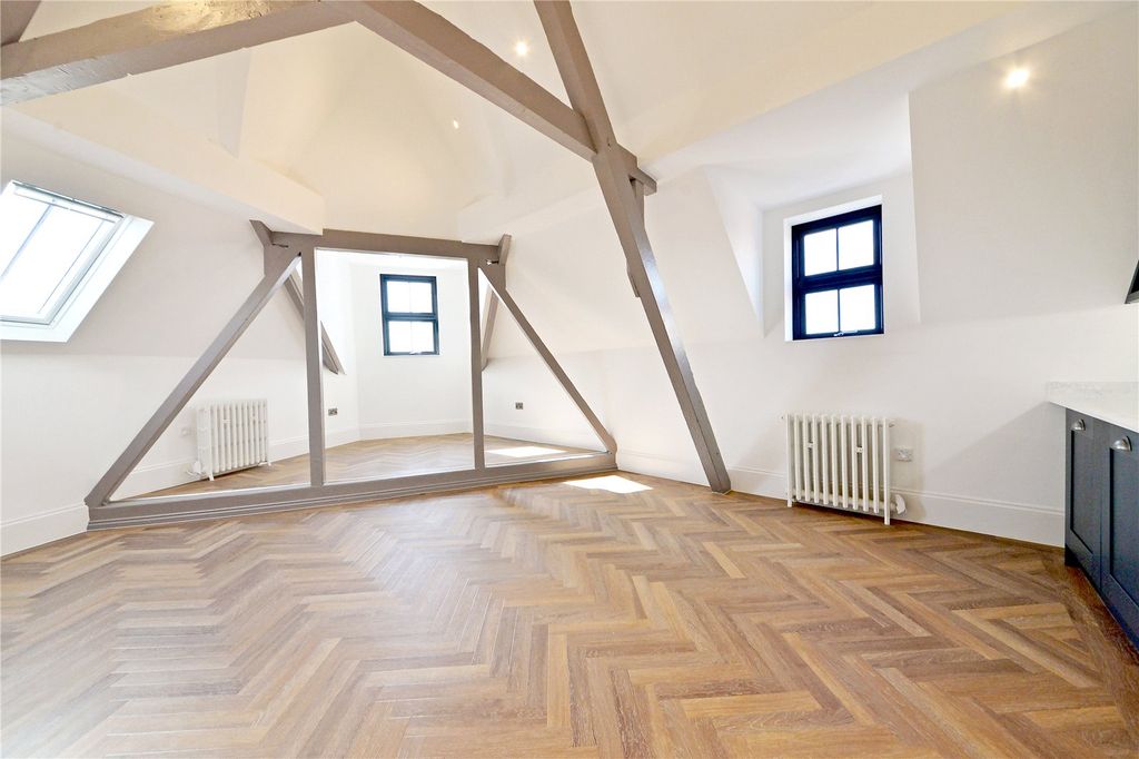 Property photo 1 of 36 Picture No. 02