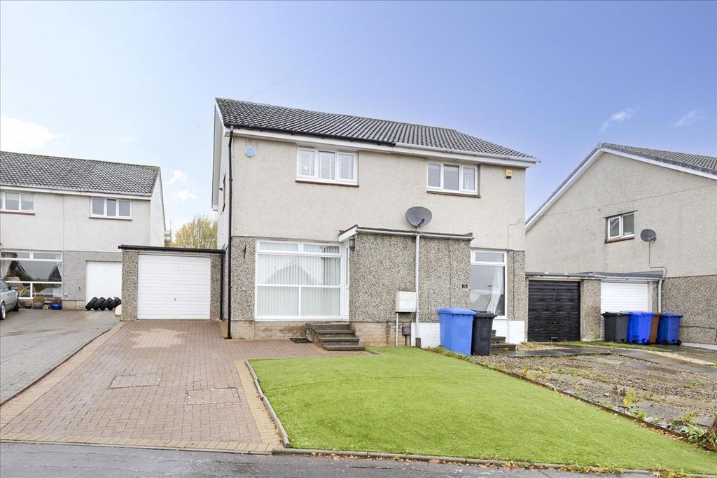 Property photo 1 of 32