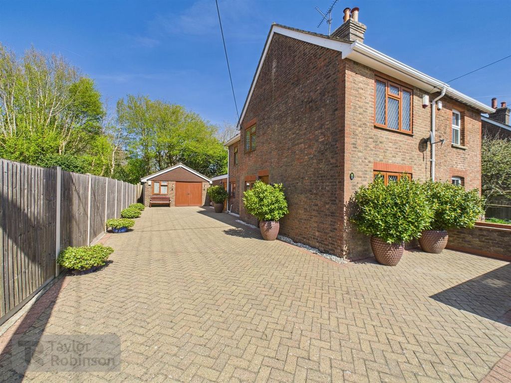 Property photo 1 of 13 Cam02600G0-Pr0443-Still026.Jpg