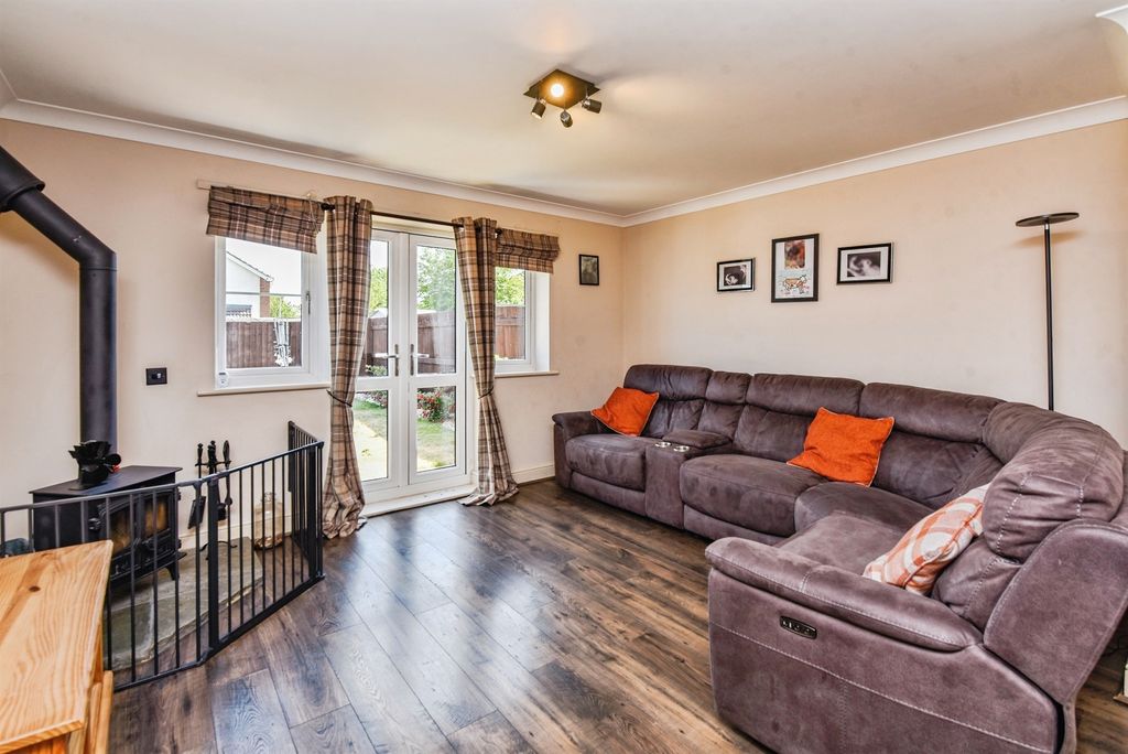 Property photo 2 of 16