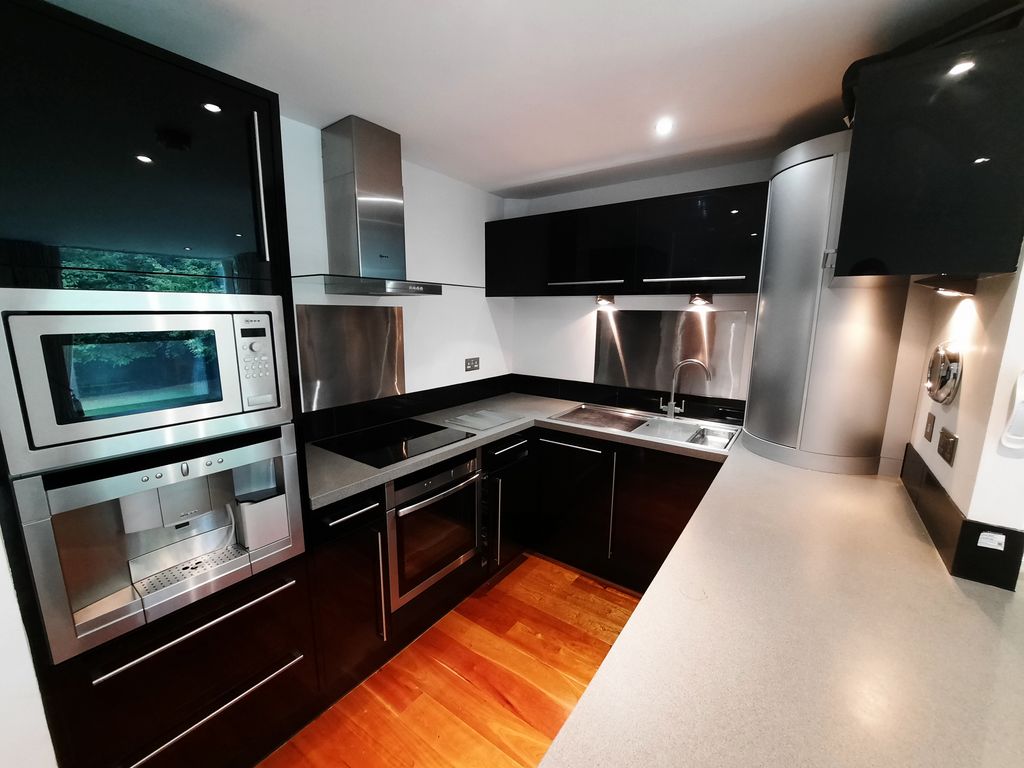 Additional image 4 of 2 bed flat to rentLanes, Yeovil BA22