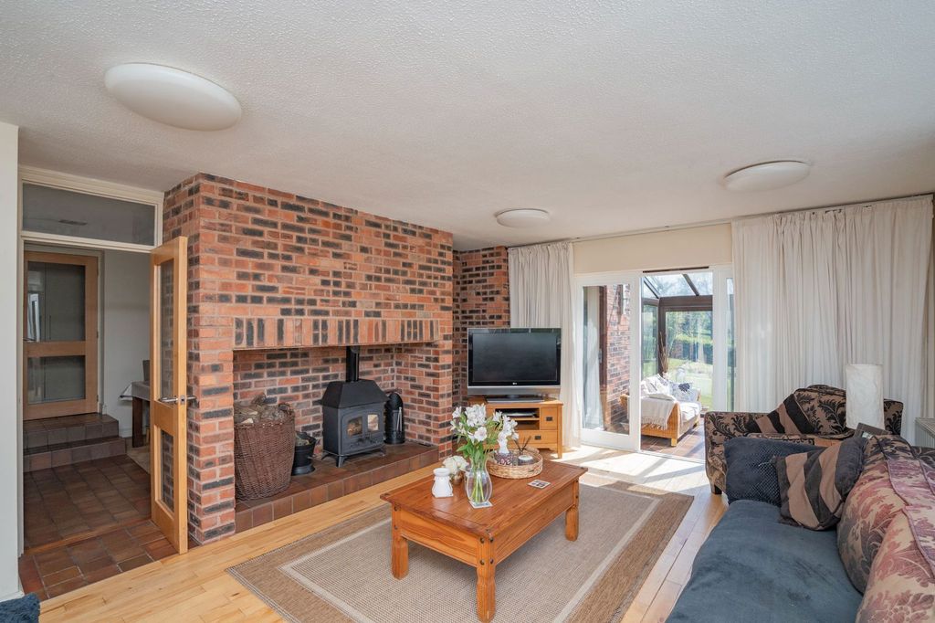 Property photo 3 of 20