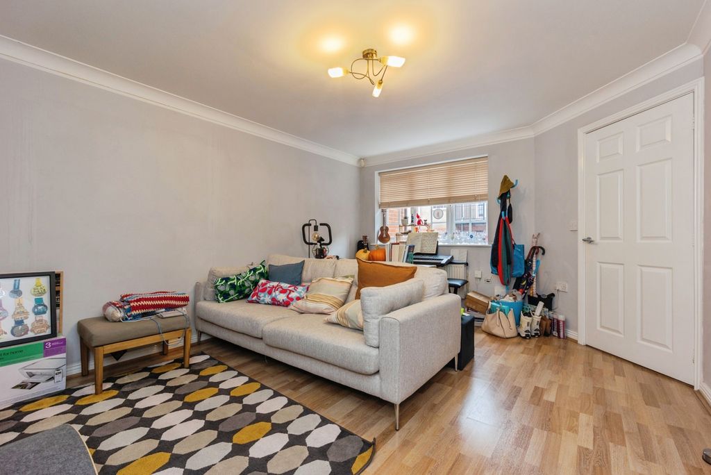 Property photo 3 of 14 Photo