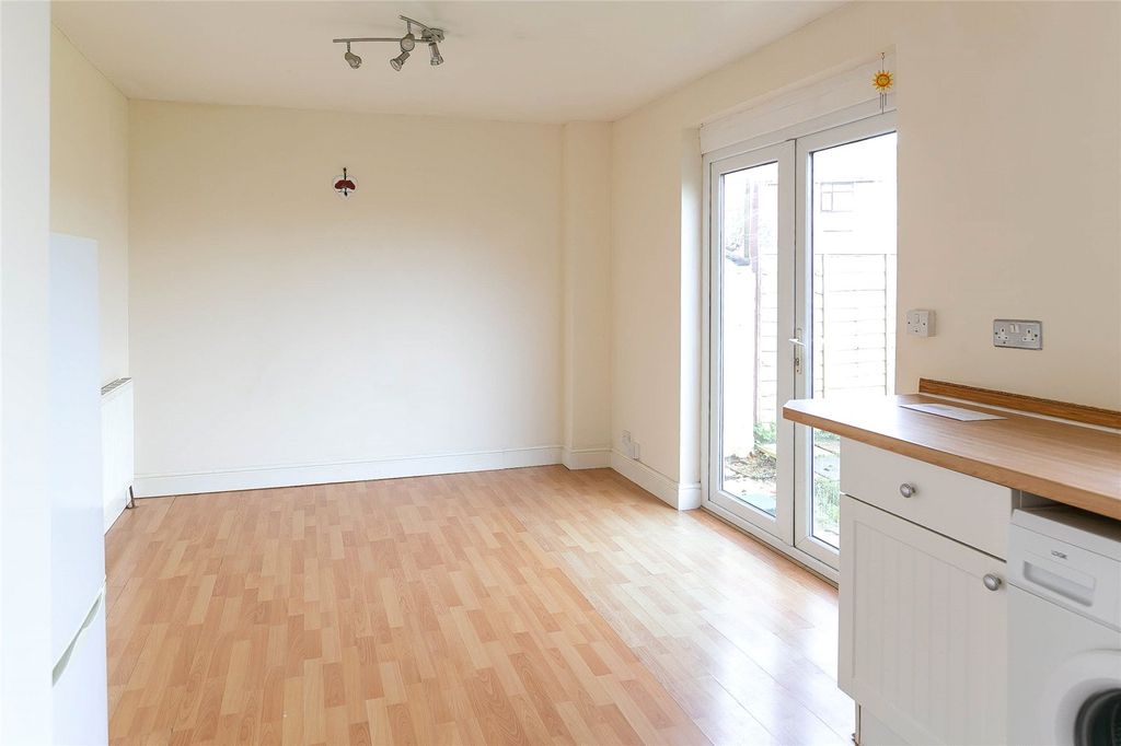 Property photo 3 of 12 Picture No. 23