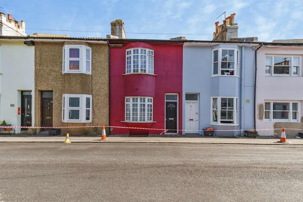 Property photo 1 of 15