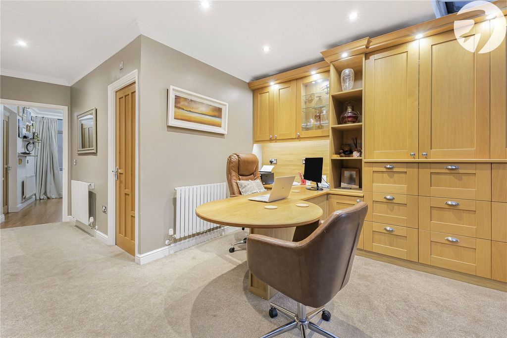 Property photo 2 of 38 Study/Reception Two