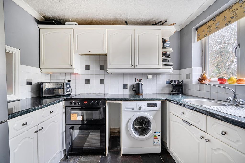 Property photo 3 of 22 1395925-4-695Fd8d9258Ff.Jpg