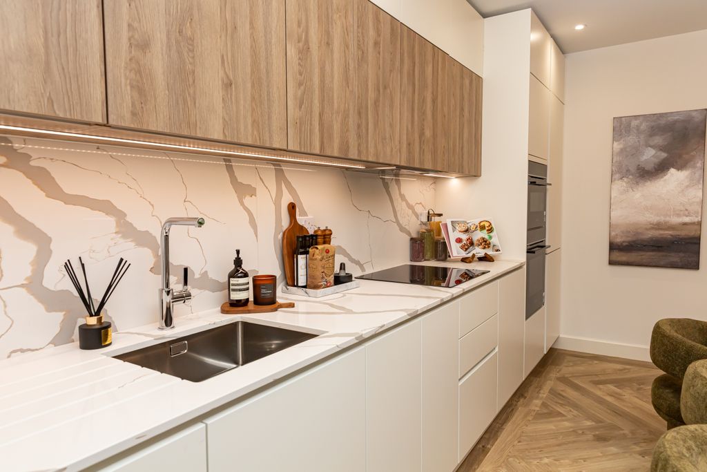 Property photo 3 of 10 Kitchen