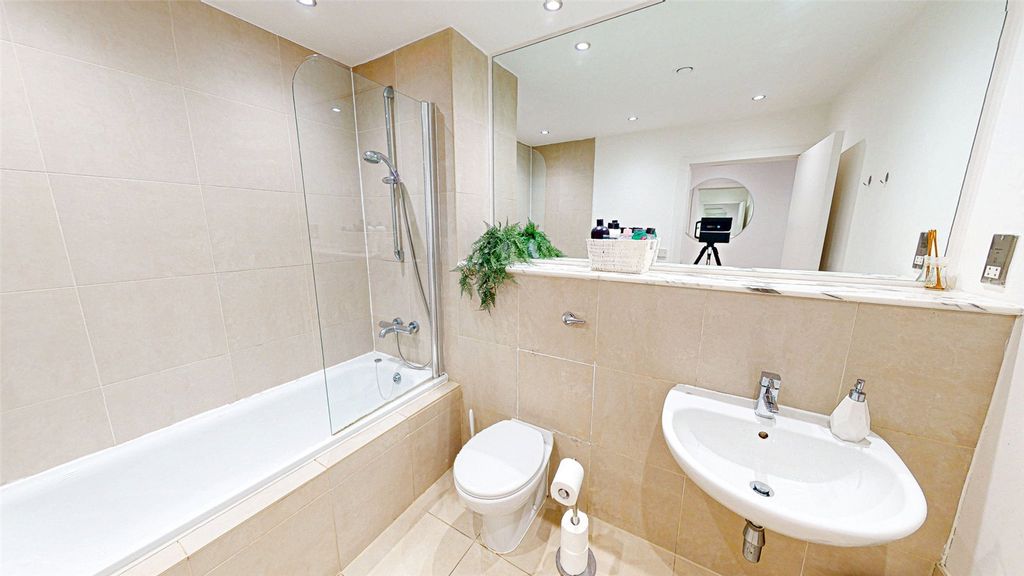 Property photo 3 of 7 Picture No. 01