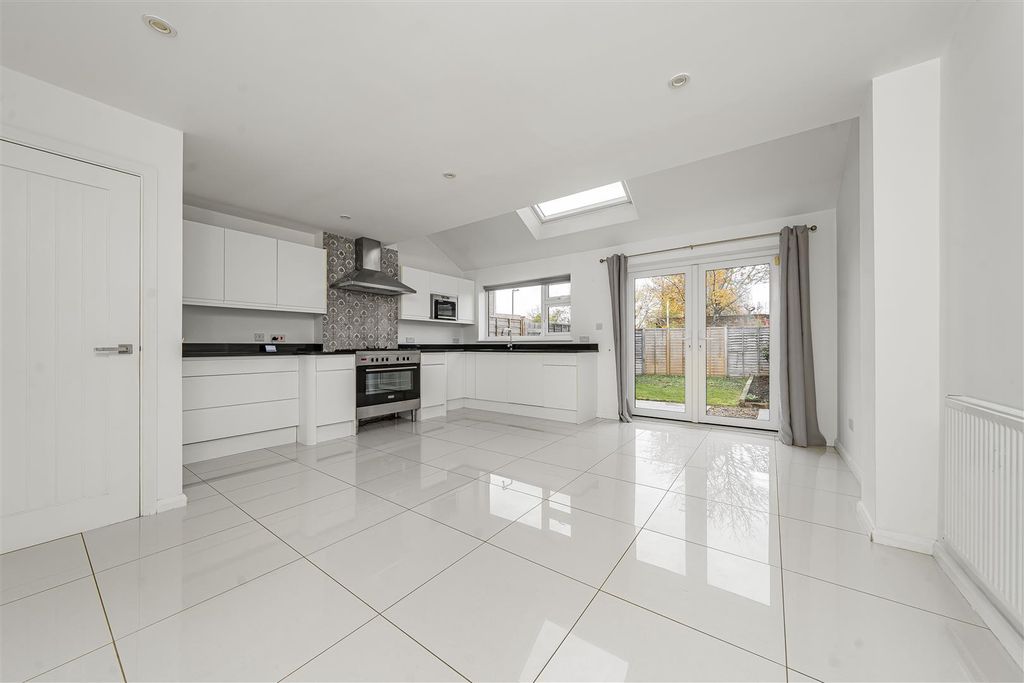 Property photo 2 of 17 Photo Nov 07 2025, 11 54 17 Am.Jpg