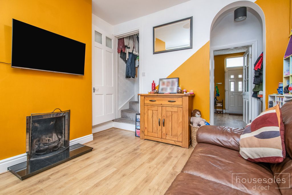 Property photo 3 of 11