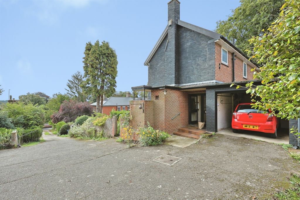 Property photo 3 of 9