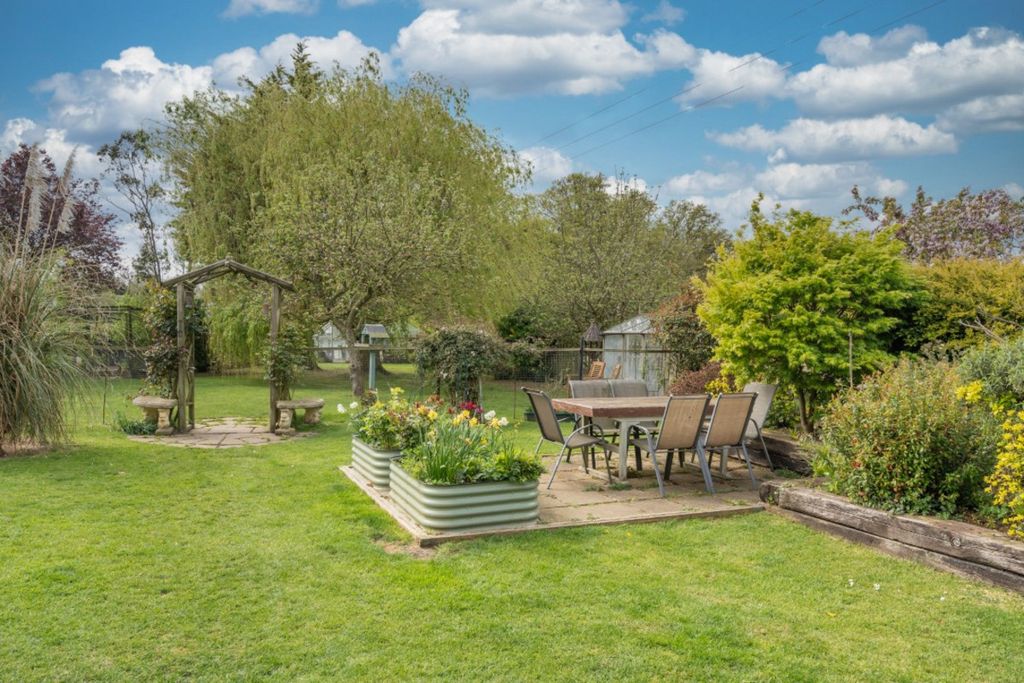 Property photo 3 of 35