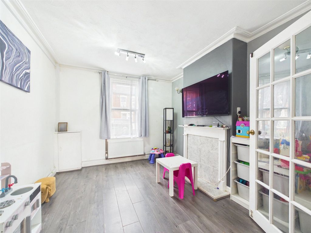 Property photo 3 of 12 Picture No. 11
