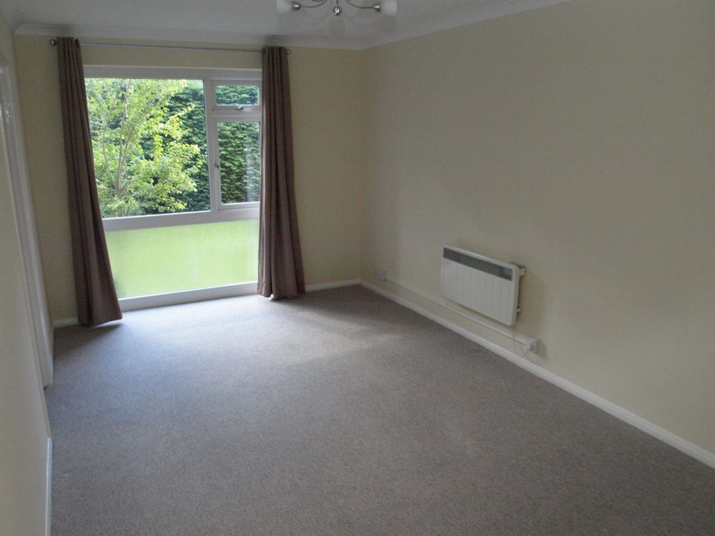 Property photo 3 of 8 Living Room