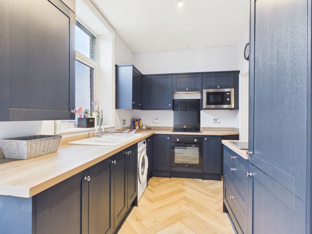 Property photo 3 of 22 Kitchen