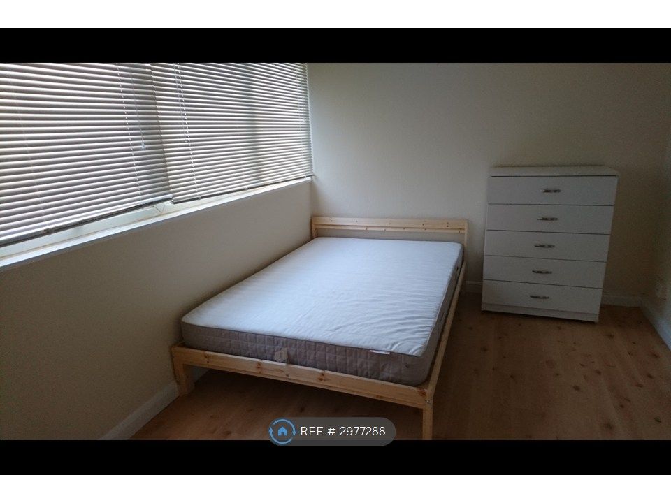 Property photo 1 of 9 Bedroom - Fully Furnished