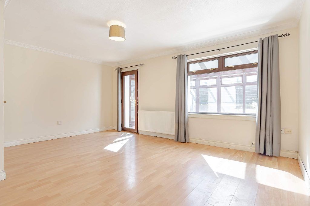 Property photo 2 of 31