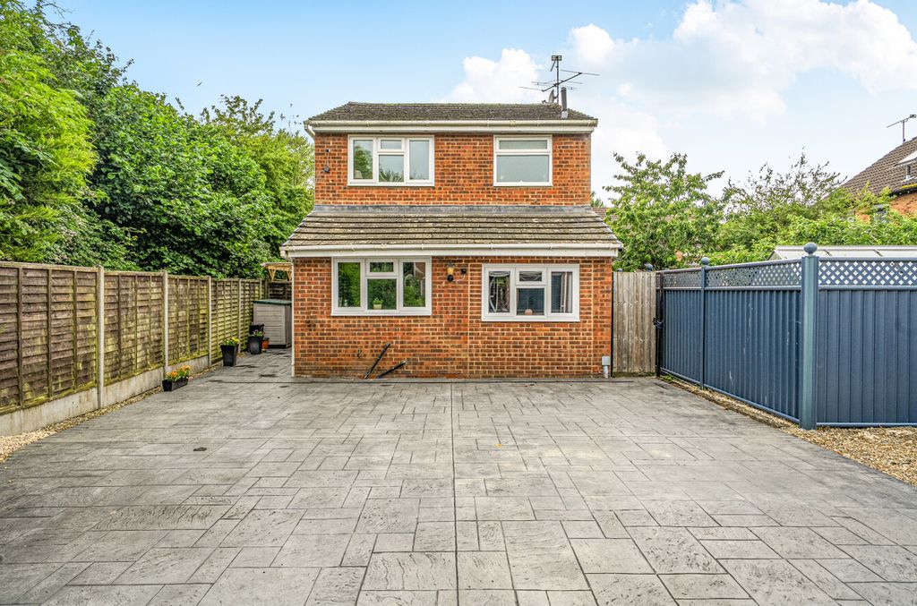 Property photo 1 of 12 147930116A32Ae3F191A6