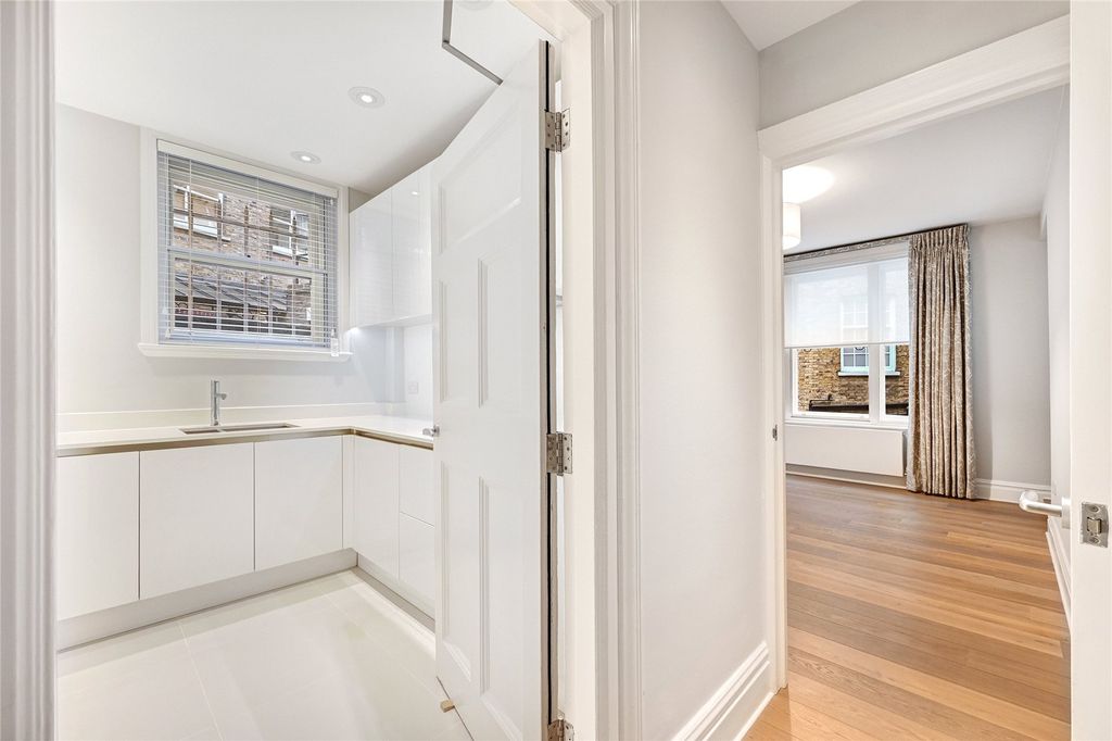 Property photo 3 of 18 Picture No. 23