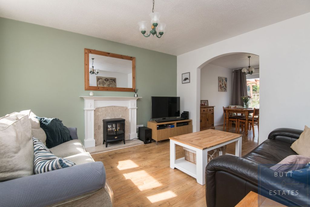 Property photo 3 of 12