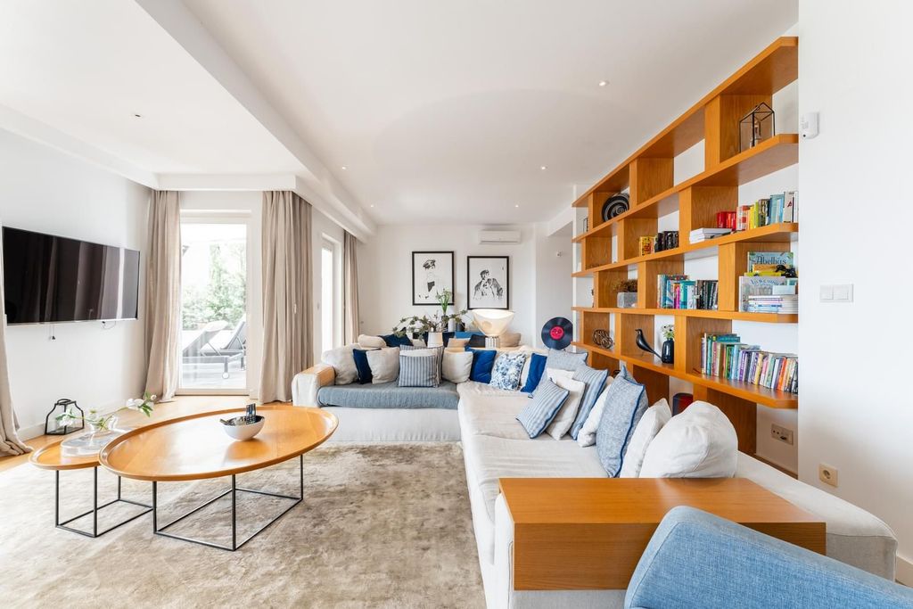 Property photo 3 of 47