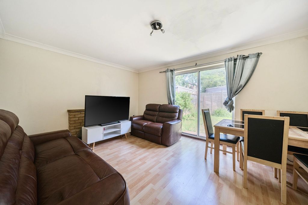 Property photo 3 of 12