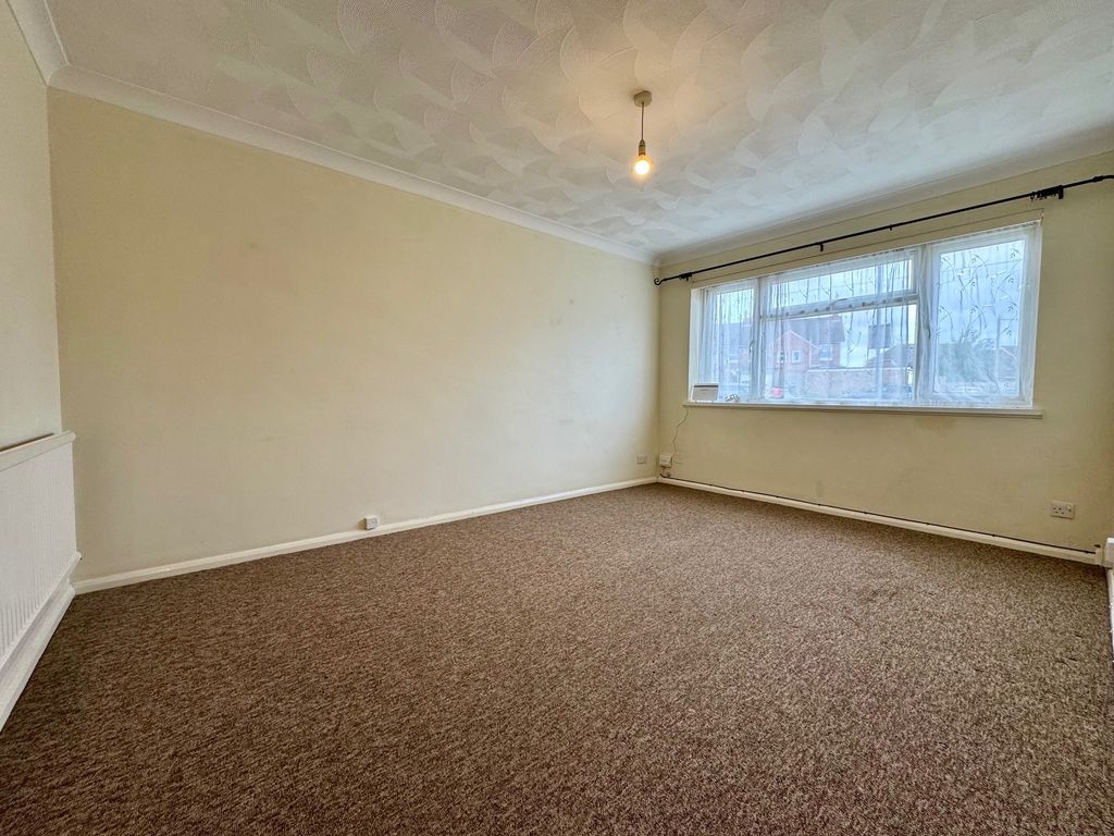 Property photo 2 of 8 Living Room