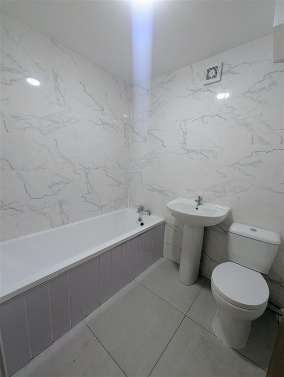 Property photo 3 of 10 1000446366.Jpg