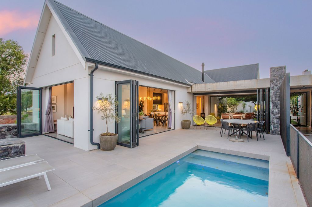 Property photo 1 of 44 Tk1722659