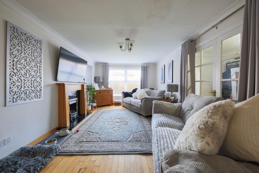 Property photo 2 of 15 Living Room