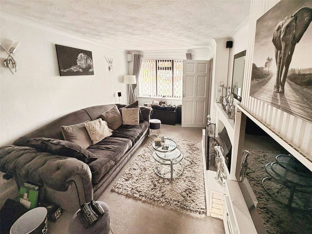 Property photo 2 of 7 Lounge