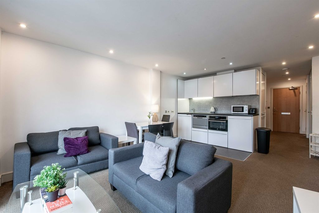 Property photo 1 of 6 (Main)