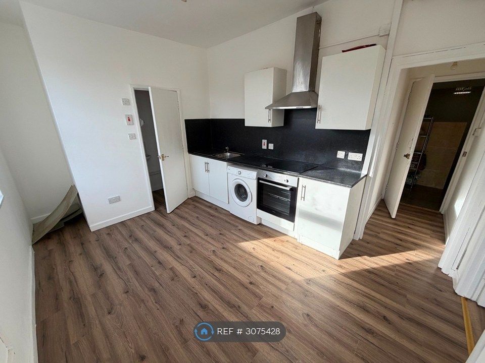 Property photo 1 of 3