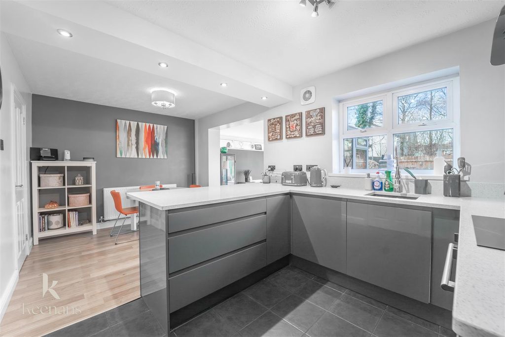 Property photo 2 of 19 Kitchen.Jpg