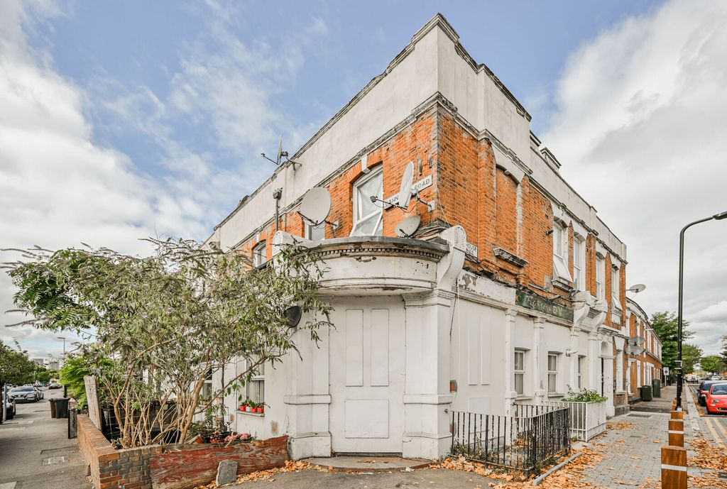 Property photo 3 of 13